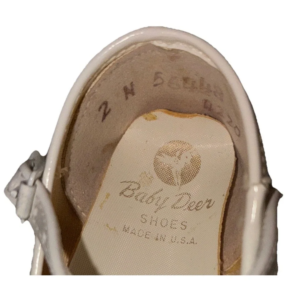 Vintage Baby Deer‎ Shoes Baby N 2 3-6mos White Patent Leather Mary Jane Hearts